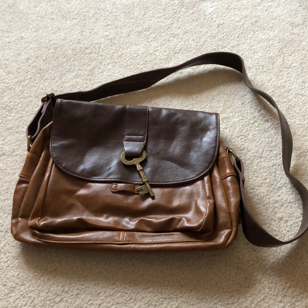 Brown crossbody purse with key closure